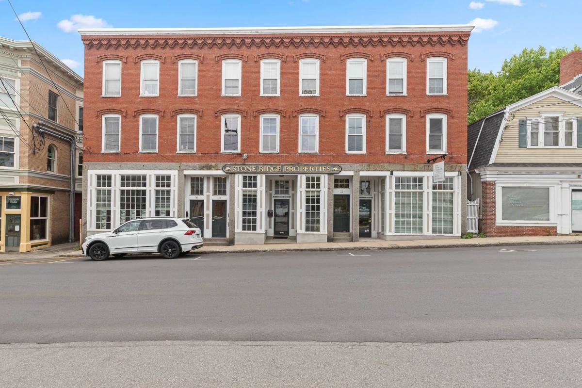 Apartment for rent at 16-24 Market St, Amesbury, MA 01913