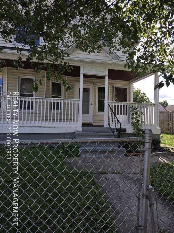 Apartment for rent at 3475 W 46th St #2, Cleveland, OH 44102