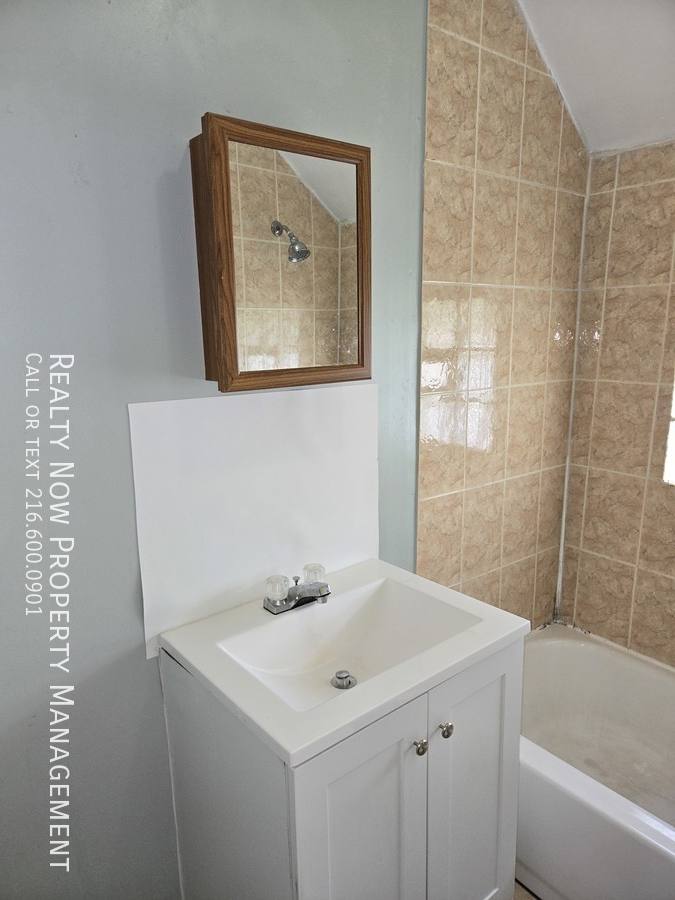 Apartment for rent at 3475 W 46th St #2, Cleveland, OH 44102