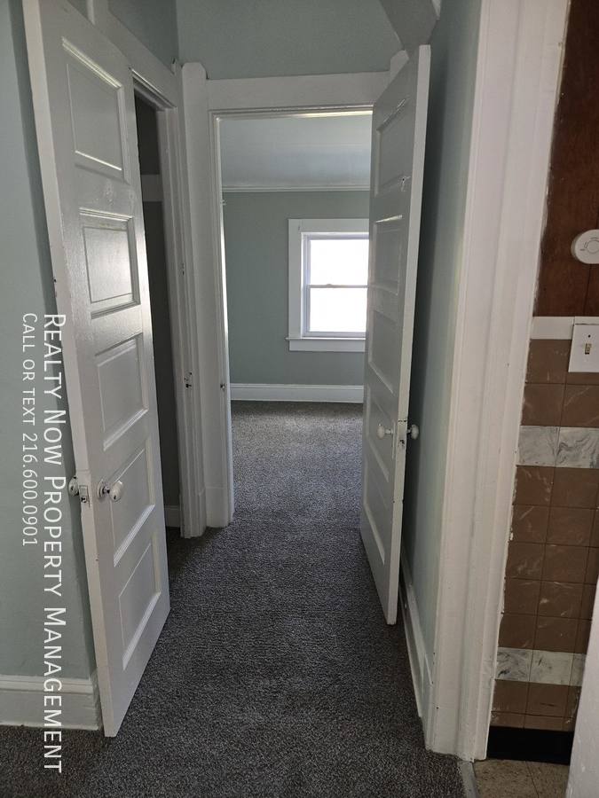 Apartment for rent at 3475 W 46th St #2, Cleveland, OH 44102