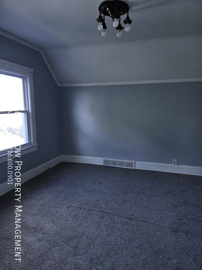 Apartment for rent at 3475 W 46th St #2, Cleveland, OH 44102