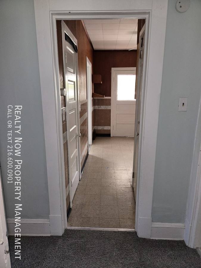 Apartment for rent at 3475 W 46th St #2, Cleveland, OH 44102