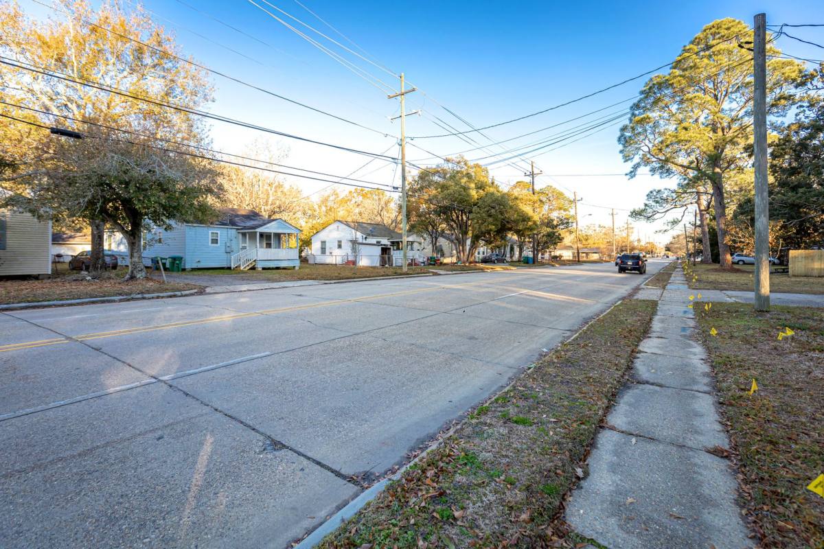 House for rent at 2314 14th St, Pascagoula, MS 39567
