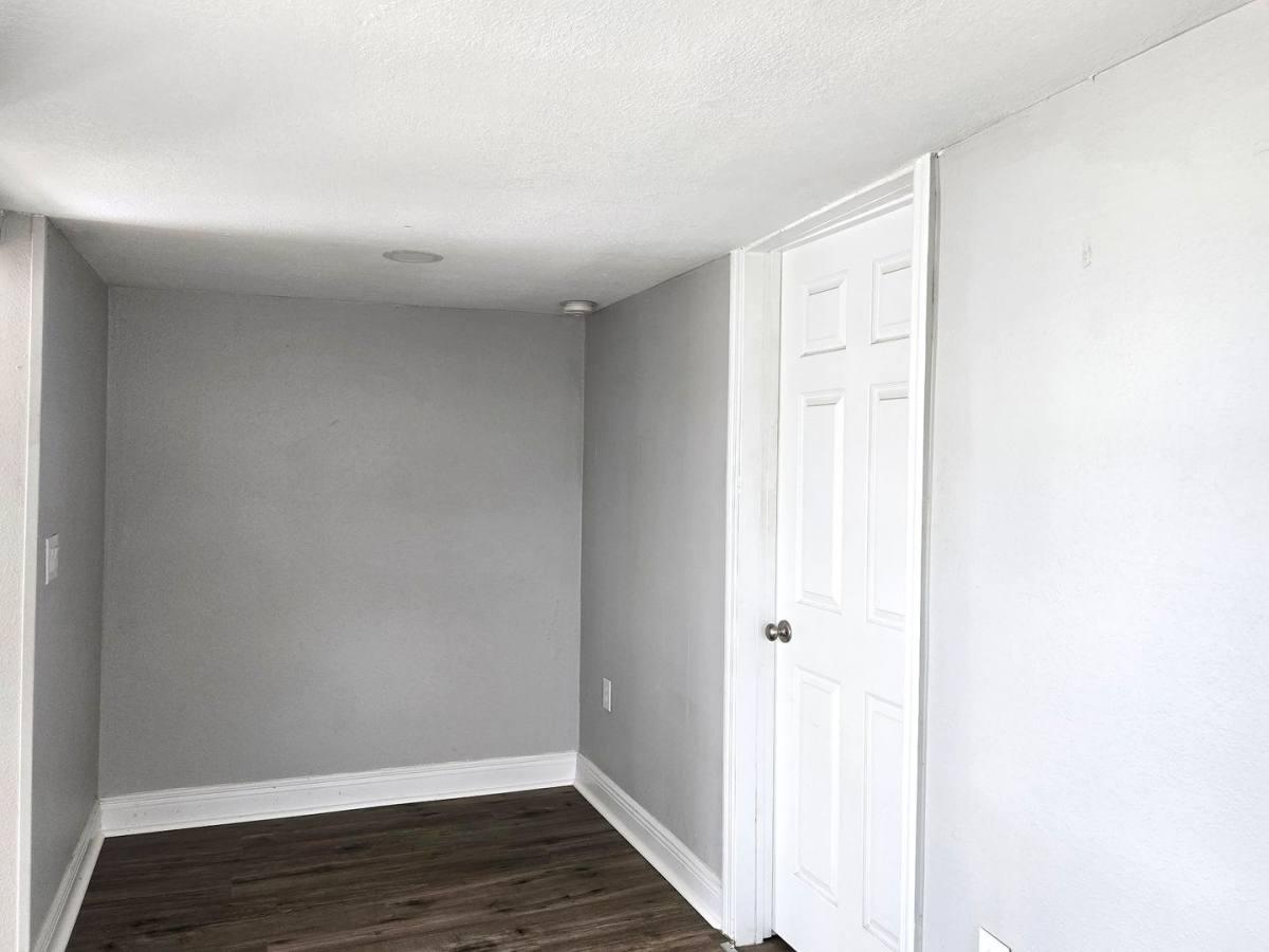 Apartment for rent at 11-19 W Eagle Ave, Eagle Lake, FL 33839