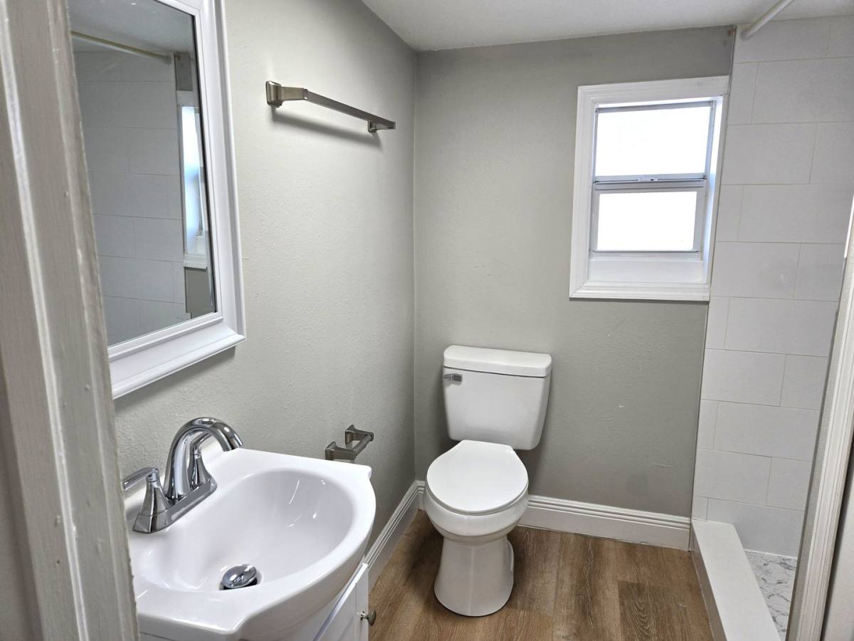 Apartment for rent at 11-19 W Eagle Ave, Eagle Lake, FL 33839