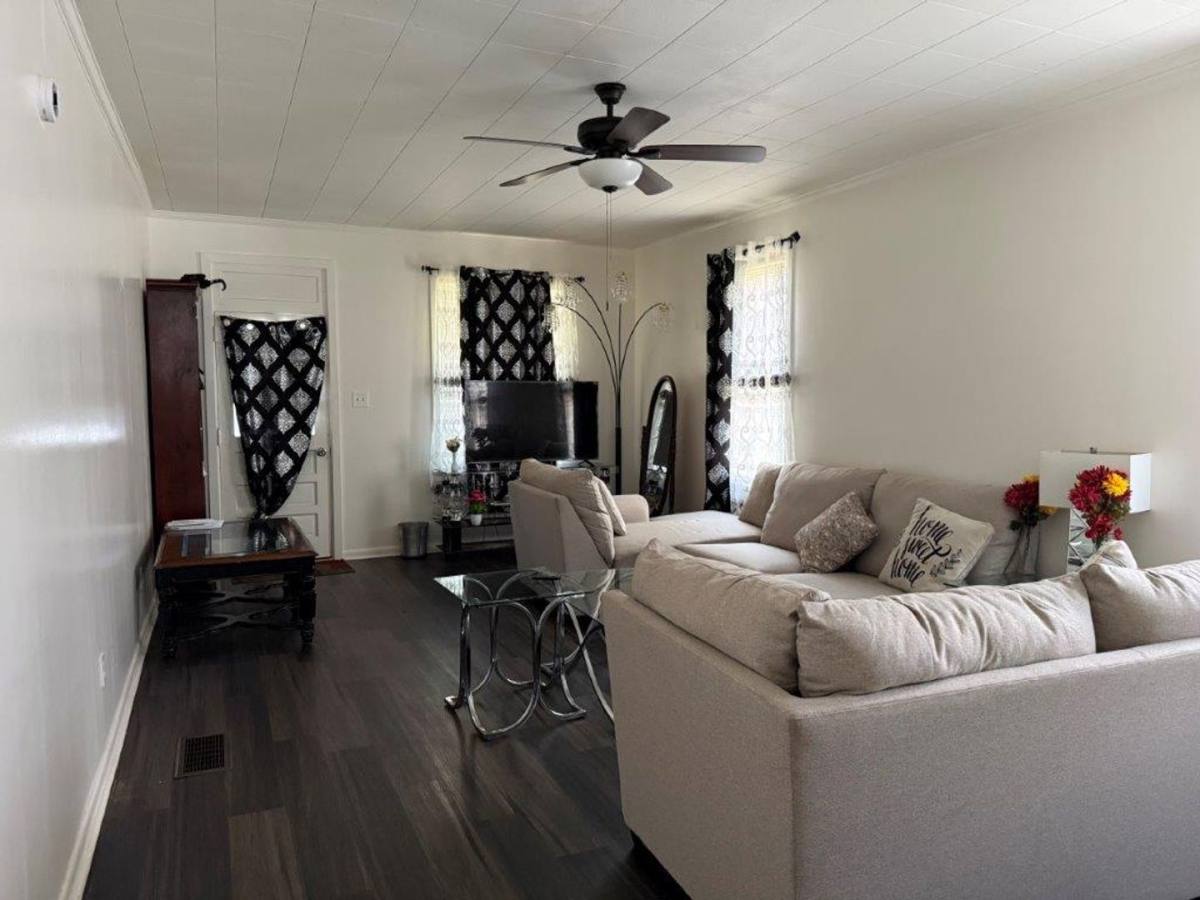 Apartment for rent at 318-322 W Allen St #320, Mechanicsburg, PA 17055