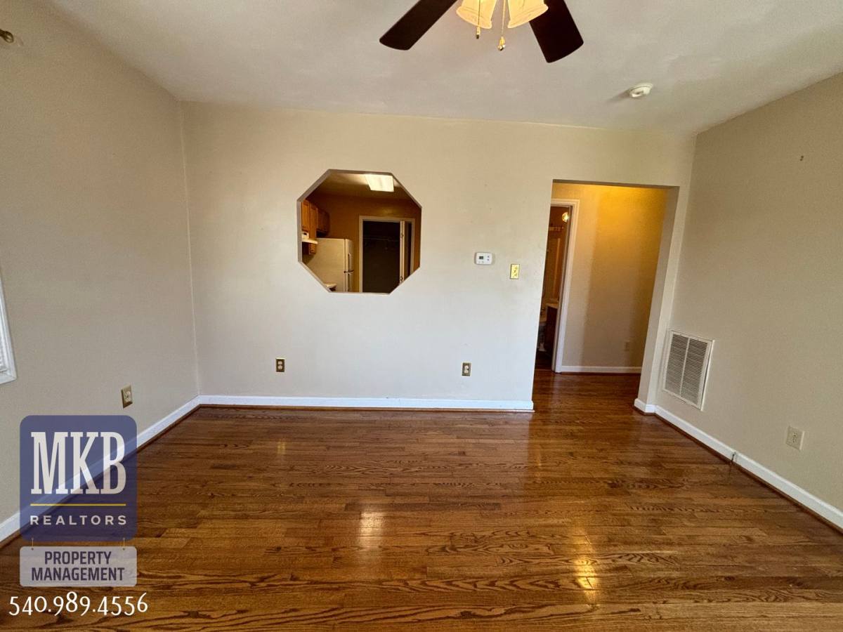 House for rent at 1712 Wayne St NE, Roanoke, VA 24012