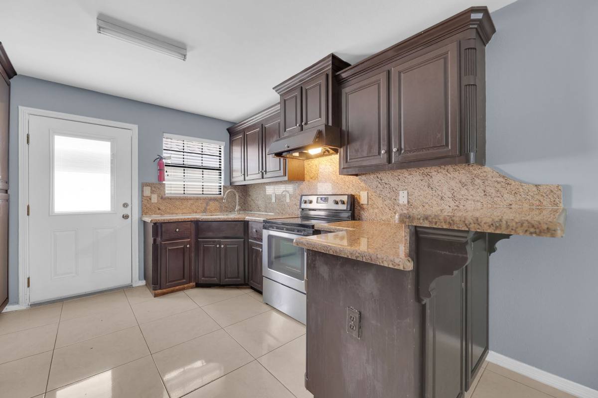 Apartment for rent at 110 S Ridge Lane, San Juan, TX 78589