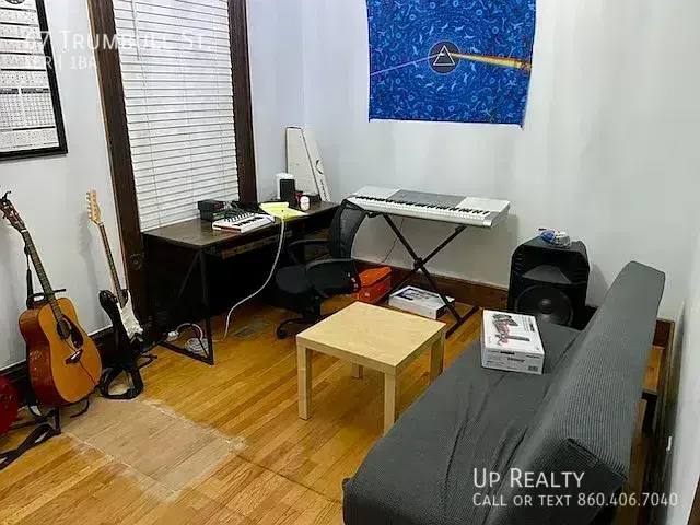 House for rent at 67 Trumbull St, New Haven, CT 06510