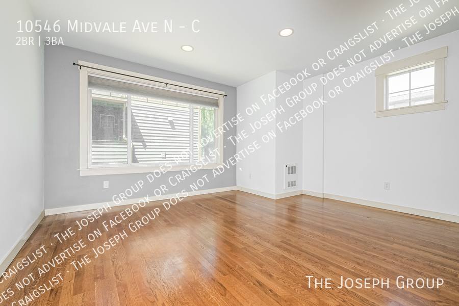 Townhouse for rent at 10546 Midvale Ave N #C, Seattle, WA 98133