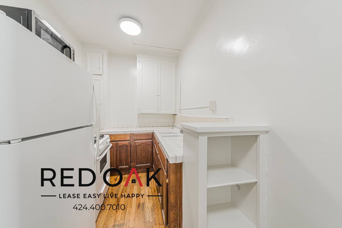 Condo for rent at 836 Sanborn Ave #208, Los Angeles, CA 90029