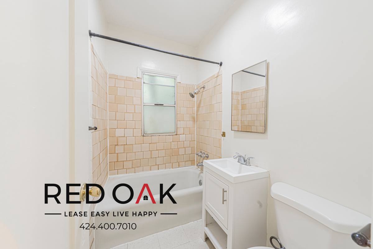 Condo for rent at 836 Sanborn Ave #208, Los Angeles, CA 90029