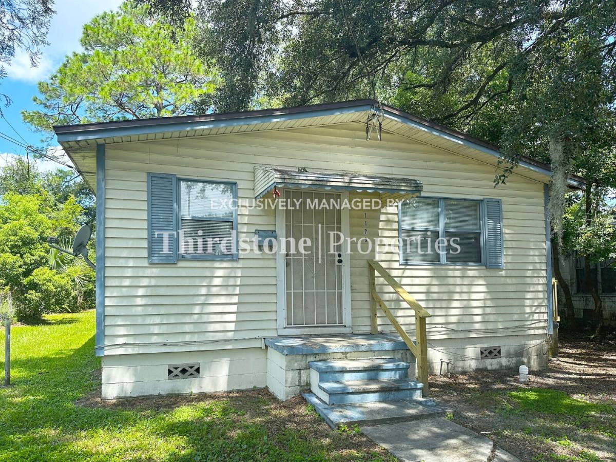House for rent at 1173 W 27th St, Jacksonville, FL 32209