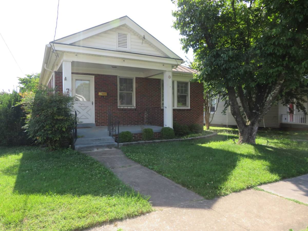House for rent at 707 Hamilton Ave, Colonial Heights, VA 23834