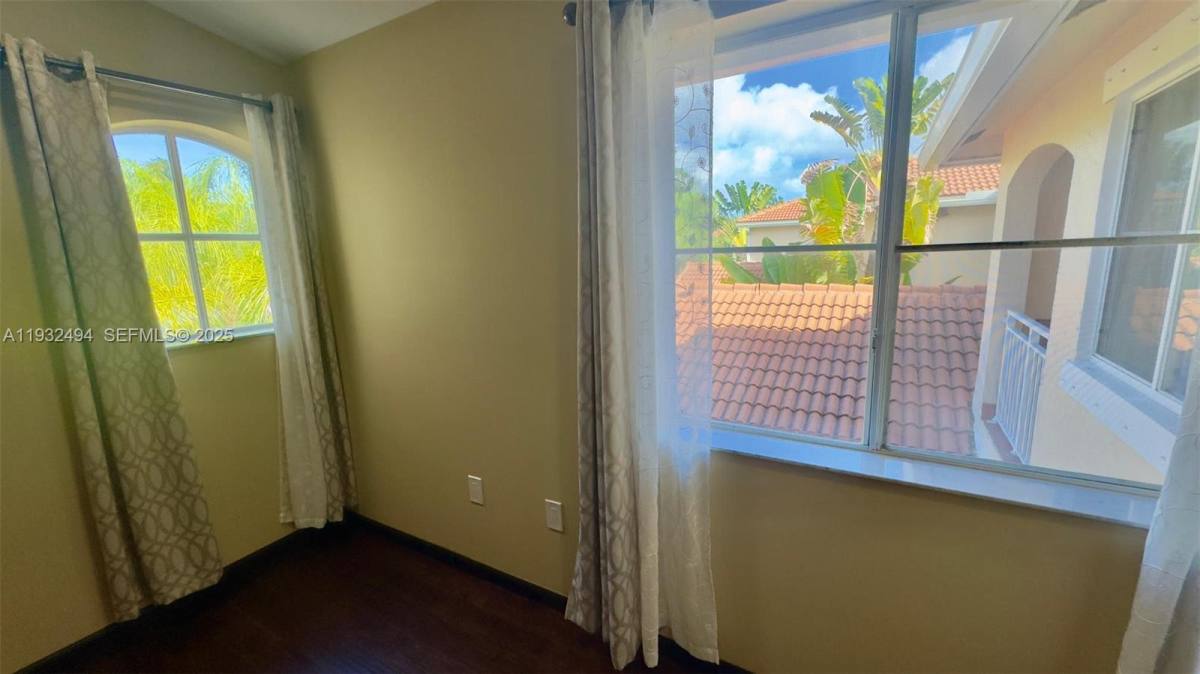Townhouse for rent at 1094 Redwood St, Hollywood, FL 33019