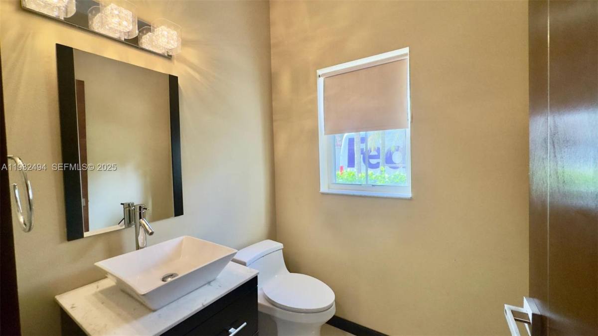 Townhouse for rent at 1094 Redwood St, Hollywood, FL 33019