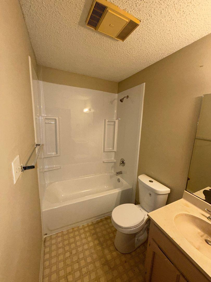 Apartment for rent at 5118 Middlecoff Rd, Corpus Christi, TX 78413