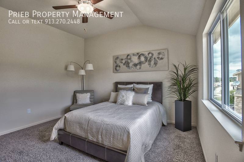 Townhouse for rent at 12622 S Prairie Creek Rd #BUILDING 27, Olathe, KS 66061