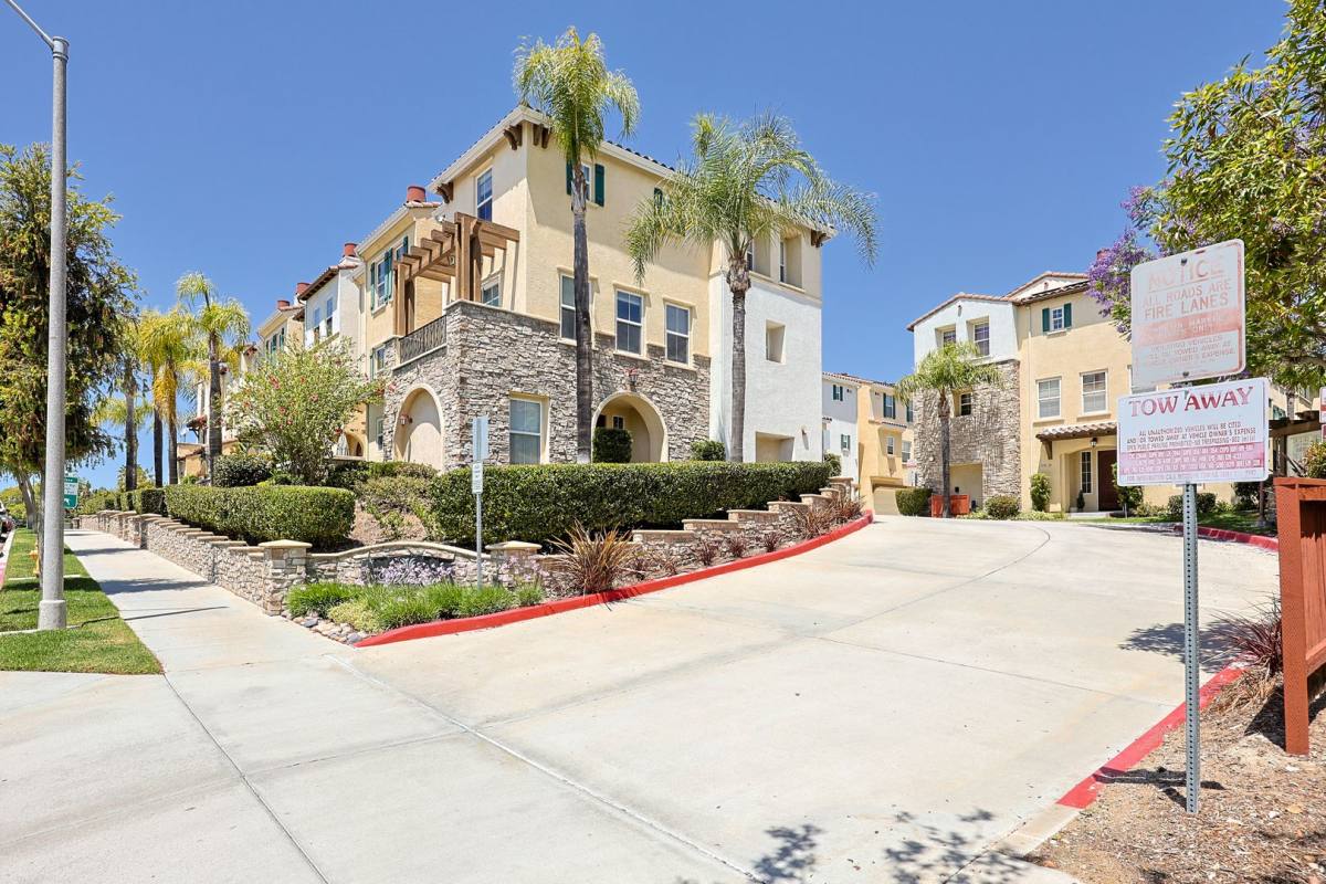 Townhouse for rent at 7370 La Mesita Place, La Mesa, CA 91942