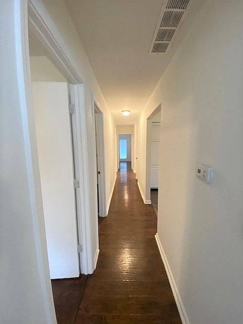 House for rent at 663 Shropshire Ave, Lexington, KY 40508