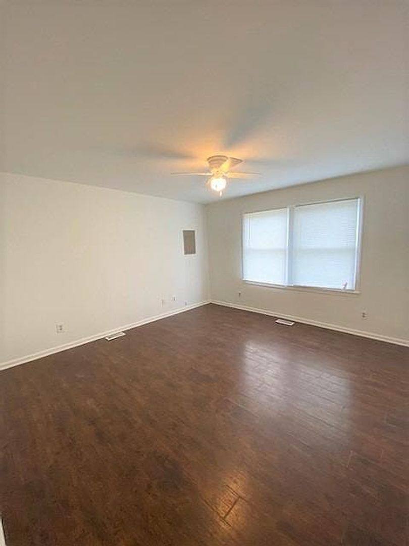 House for rent at 663 Shropshire Ave, Lexington, KY 40508