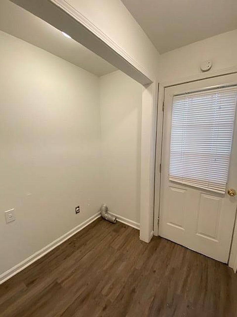 House for rent at 663 Shropshire Ave, Lexington, KY 40508