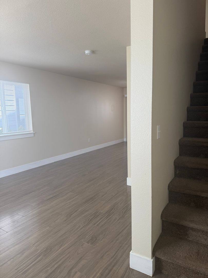 Townhouse for rent at 8527-8539 SE Clinton St, Portland, OR 97266