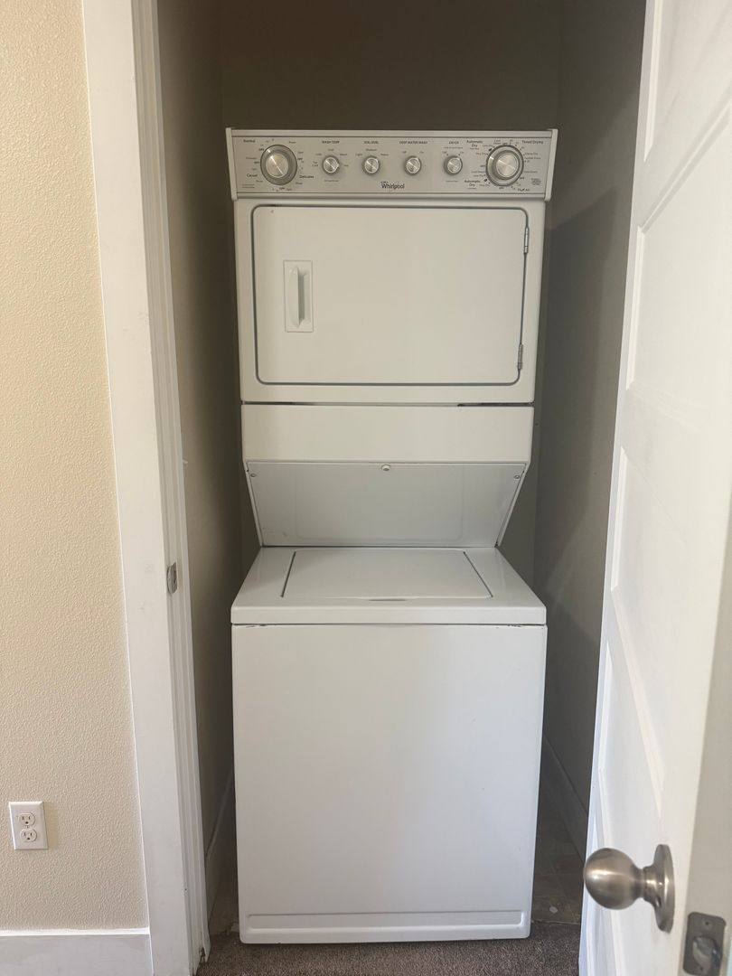 Townhouse for rent at 8527-8539 SE Clinton St, Portland, OR 97266