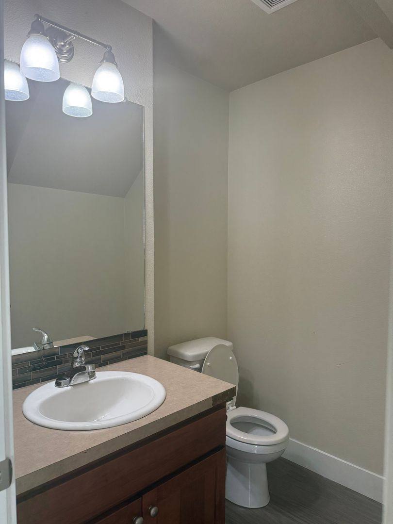 Townhouse for rent at 8527-8539 SE Clinton St, Portland, OR 97266