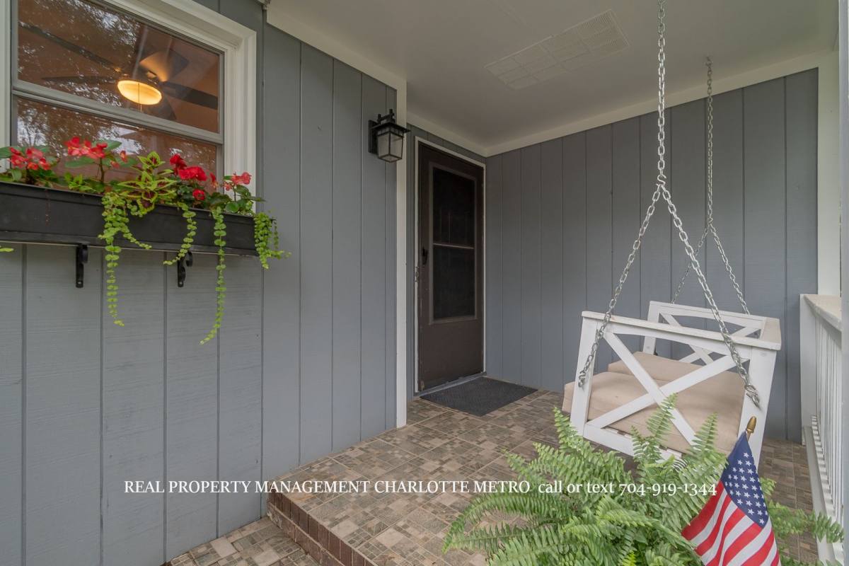 House for rent at 1059 Woodlake Lane, Fort Mill, SC 29708