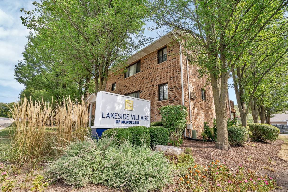 Apartment for rent at 313 S Hickory St, Mundelein, IL 60060