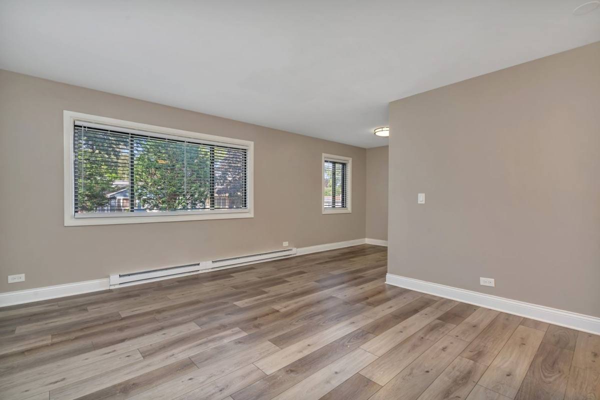 Apartment for rent at 313 S Hickory St, Mundelein, IL 60060