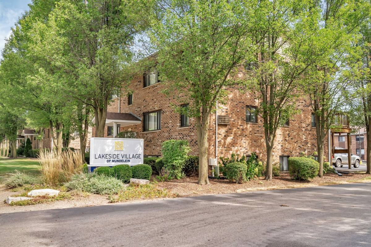 Apartment for rent at 313 S Hickory St, Mundelein, IL 60060