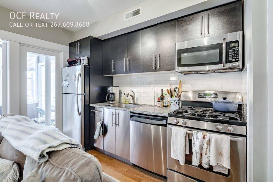 Condo for rent at 1320 Pine St #3F, Philadelphia, PA 19107