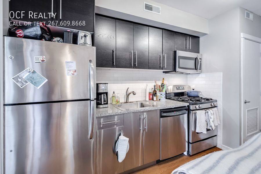 Condo for rent at 1320 Pine St #3F, Philadelphia, PA 19107