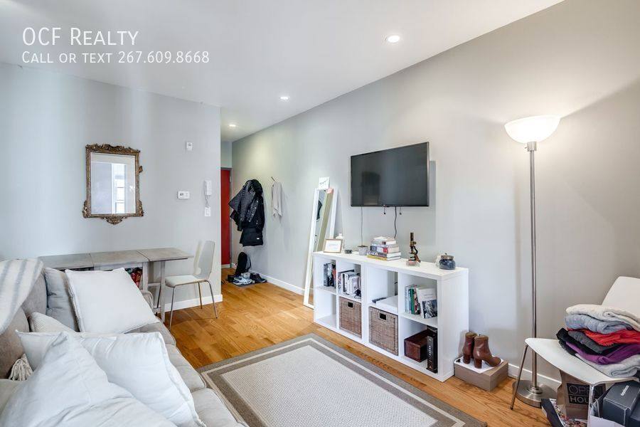 Condo for rent at 1320 Pine St #3F, Philadelphia, PA 19107