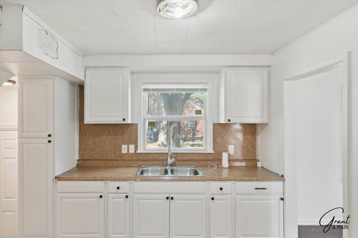 House for rent at 11465 Rossiter, Detroit, MI 48224
