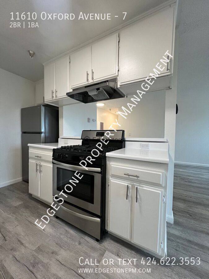 Apartment for rent at 11610 Oxford Ave #7, Hawthorne, CA 90250