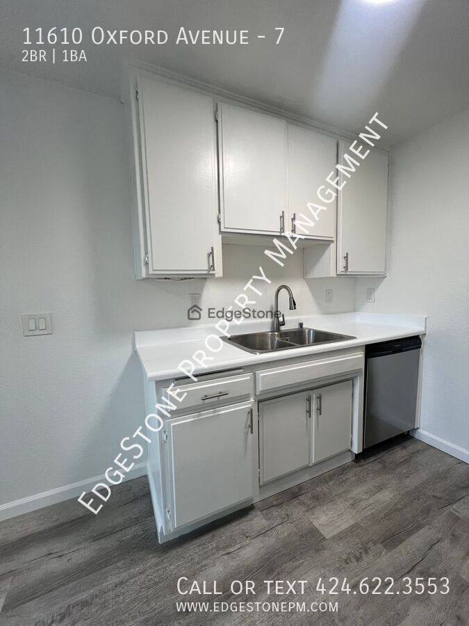 Apartment for rent at 11610 Oxford Ave #7, Hawthorne, CA 90250