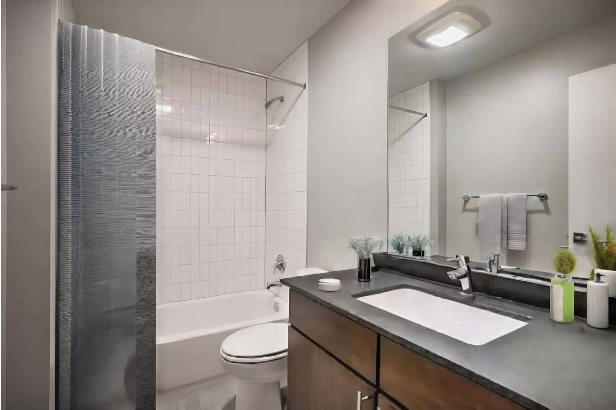 Apartment for rent at 3630 Gillham Rd, Kansas City, MO 64111