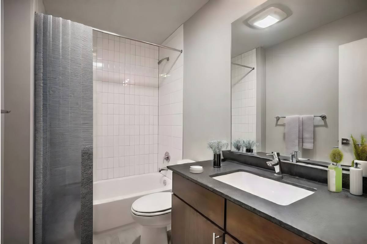 Apartment for rent at 3630 Gillham Rd, Kansas City, MO 64111
