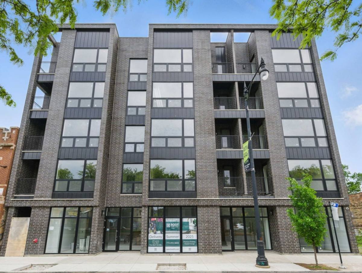 Apartment for rent at 3043 W Irving Park Rd #502, Chicago, IL 60618