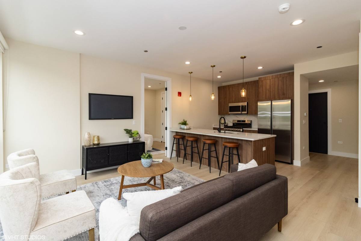 Apartment for rent at 3043 W Irving Park Rd #502, Chicago, IL 60618