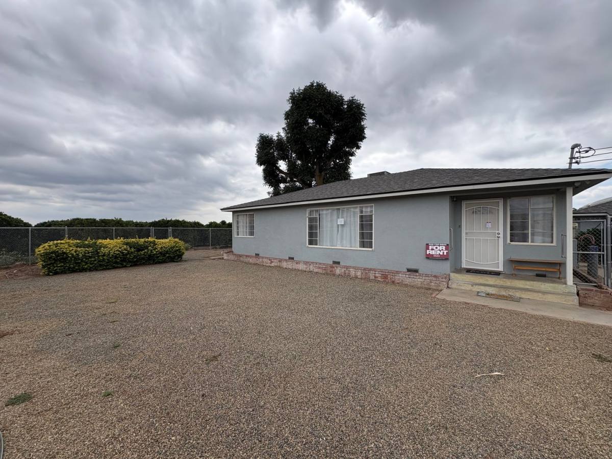House for rent at 14519 Ave, Orosi, CA 93647