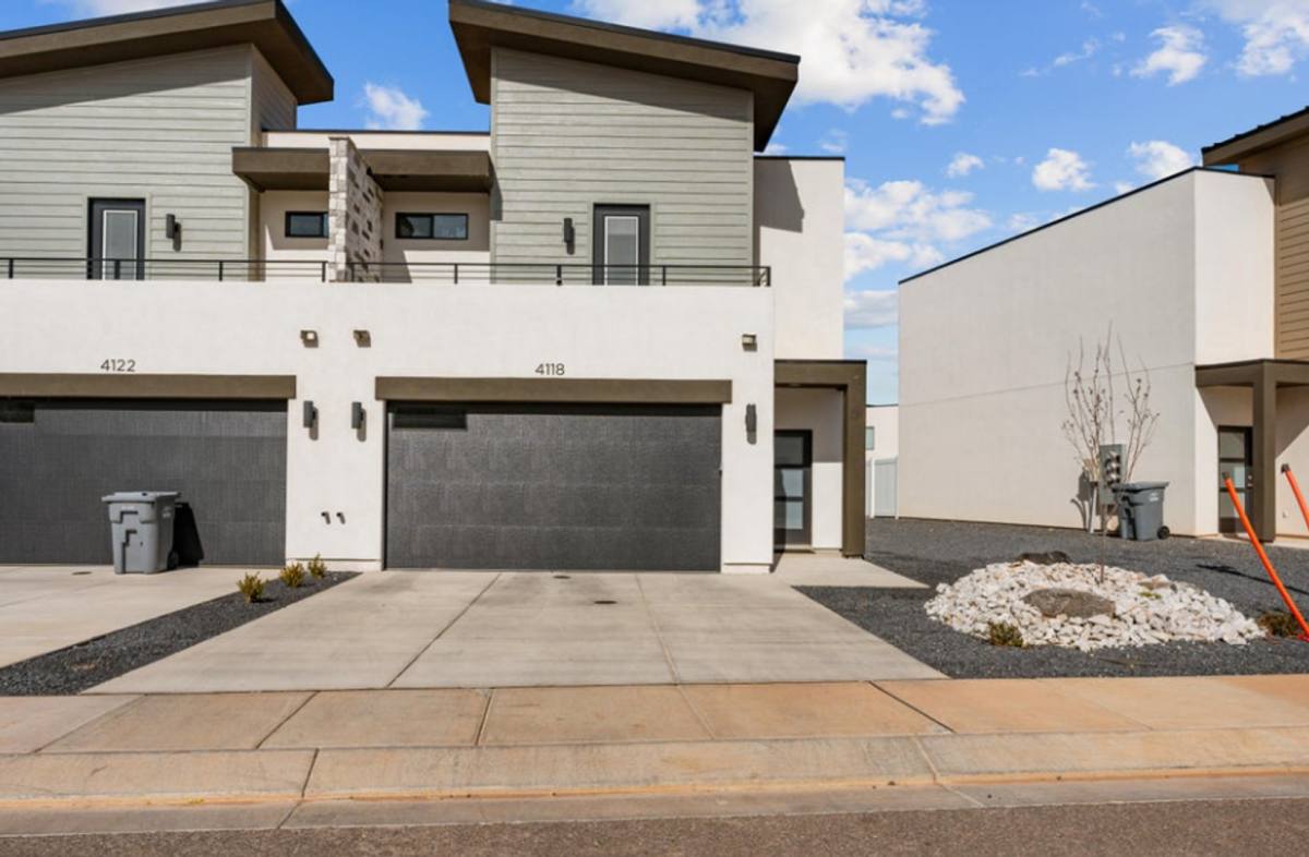 Townhouse for rent at 4118 S Baywood Dr, Washington, UT 84780
