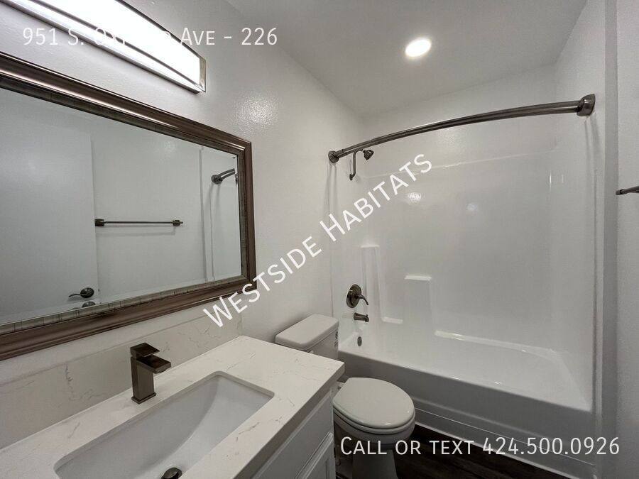 Apartment for rent at 951 S Oxford Ave, Los Angeles, CA 90006