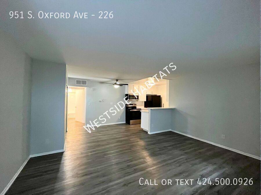 Apartment for rent at 951 S Oxford Ave, Los Angeles, CA 90006