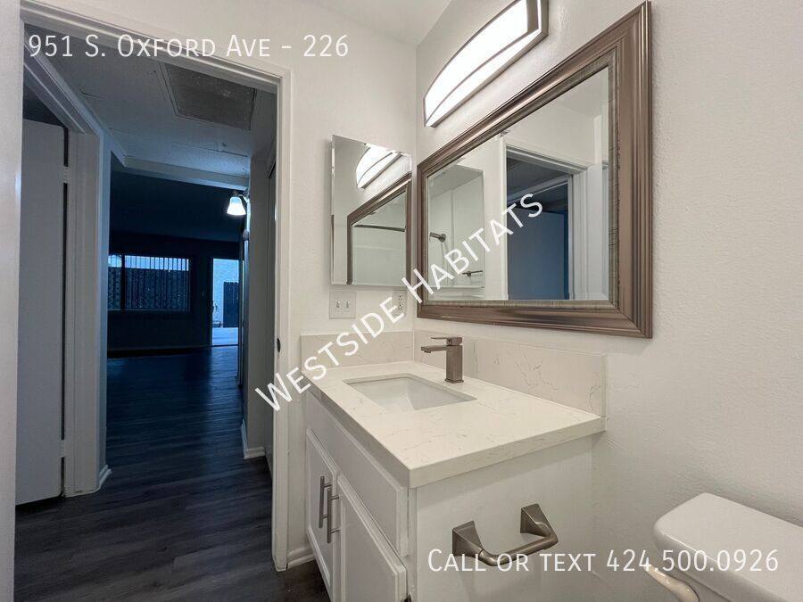 Apartment for rent at 951 S Oxford Ave, Los Angeles, CA 90006