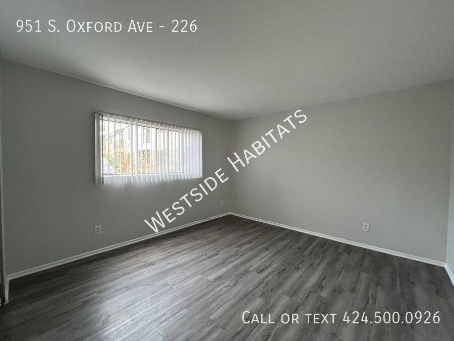 Apartment for rent at 951 S Oxford Ave, Los Angeles, CA 90006