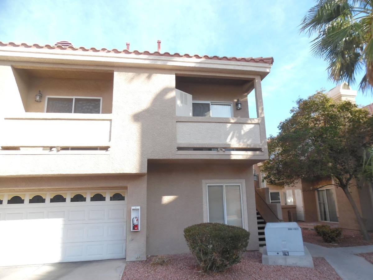 Apartment for rent at 5125 W Reno Ave, Las Vegas, NV 89118